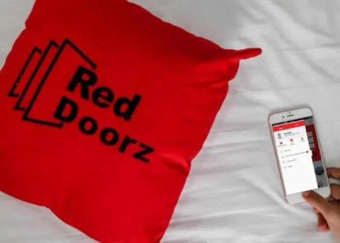 Reddoorz Syariah Plus Near Dharmawangsa Jakarta